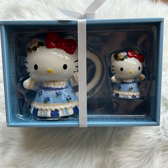 🆕 Hello Kitty Mug & Figurine Set Hand Painted Gift Set - Picture 1 of 7
